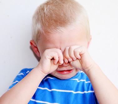 Anmälan till föräldrar: Hur man lugnar gråtande barn
