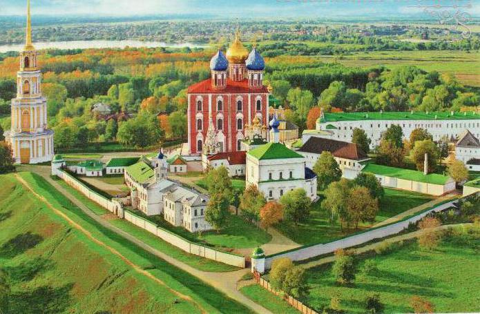 Khristorozhdestvensky-katedralen (Ryazan) - ett mirakel av historia och arkitektur