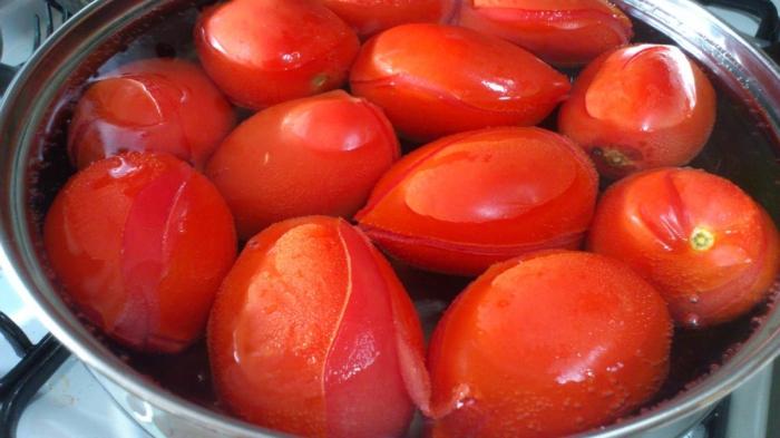 Så här gör du tomater i din egen juice: två alternativ